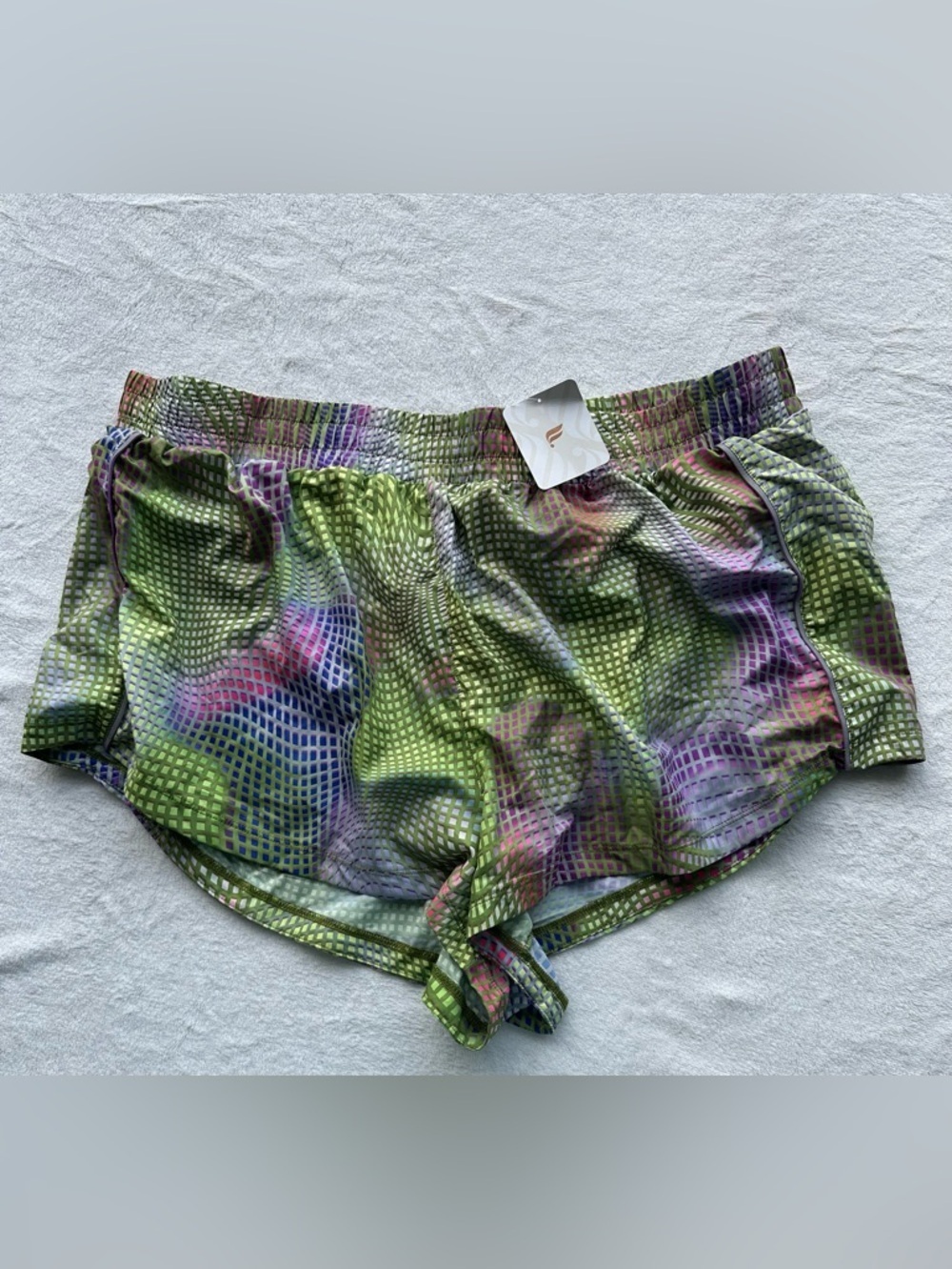 NEW Fabletics Eco Full Speed Run Shorts Colorful Women’s XXL Reflective Cosmic